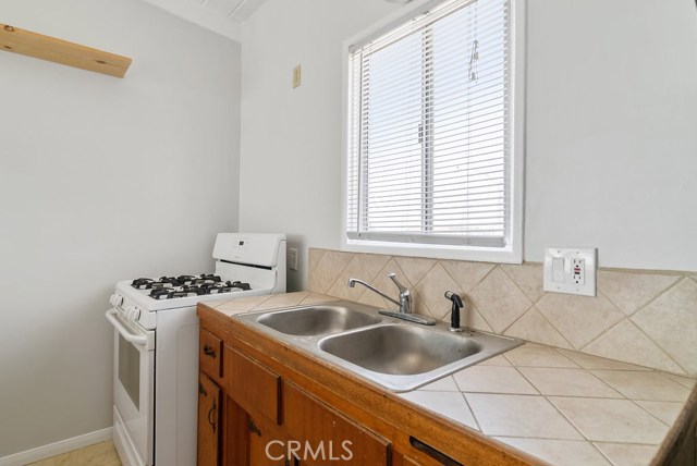 708 Loma Drive, Hermosa Beach, California 90254, 3 Bedrooms Bedrooms, ,2 BathroomsBathrooms,Residential,Sold,Loma,SB18168887