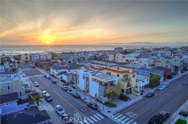 121 2nd Street, Hermosa Beach, California 90254, 4 Bedrooms Bedrooms, ,4 BathroomsBathrooms,Residential,Sold,2nd,SB19073415
