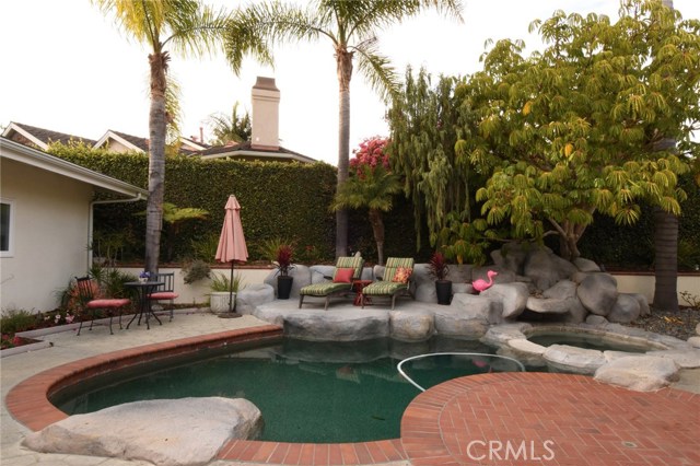 Another view of this fantastic pool area!  So perfect for entertaining!