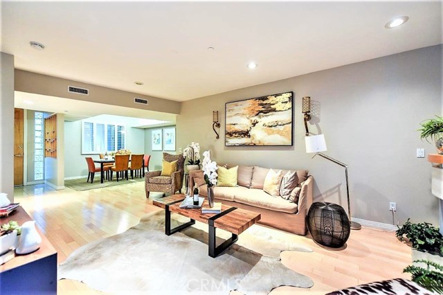 2 Bed Home for Sale in Los Angeles, California