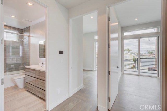 2104 Voorhees Avenue, Redondo Beach, California 90278, 4 Bedrooms Bedrooms, ,3 BathroomsBathrooms,Residential,Sold,Voorhees,PV19109969