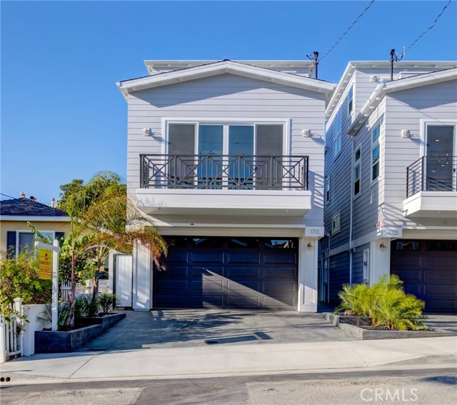 1711 Haynes Lane, Redondo Beach, California 90278, 3 Bedrooms Bedrooms, ,4 BathroomsBathrooms,Residential,Sold,Haynes,PV19232617