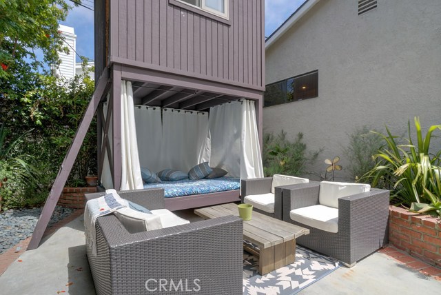 2300 Poinsettia Avenue, Manhattan Beach, California 90266, 4 Bedrooms Bedrooms, ,3 BathroomsBathrooms,Residential,Sold,Poinsettia,SB17106769