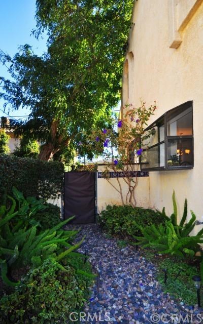 2012 Manhattan Beach Boulevard, Redondo Beach, California 90278, 2 Bedrooms Bedrooms, ,2 BathroomsBathrooms,Residential,Sold,Manhattan Beach,SB19006537