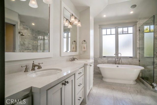 717 31st Street, Manhattan Beach, California 90266, 5 Bedrooms Bedrooms, ,4 BathroomsBathrooms,Residential,Sold,31st,SB20133656