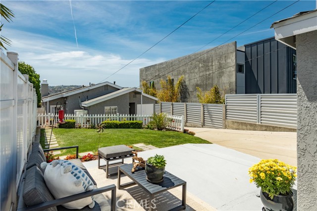 1029 Avenue A, Redondo Beach, California 90277, 3 Bedrooms Bedrooms, ,2 BathroomsBathrooms,Residential,Sold,Avenue A,SB21089960