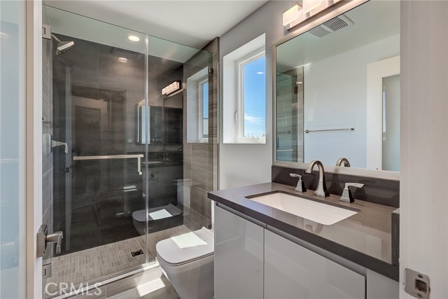 1922 Vanderbilt Lane, Redondo Beach, California 90278, 5 Bedrooms Bedrooms, ,5 BathroomsBathrooms,Residential,Sold,Vanderbilt,PV19214347