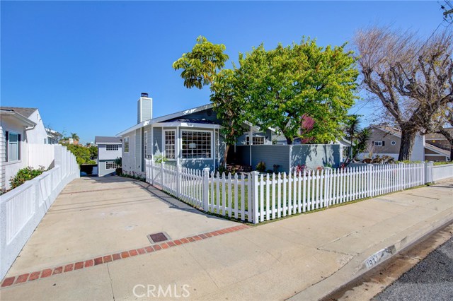 1933 Voorhees Avenue, Redondo Beach, California 90278, ,Residential Income,Sold,Voorhees,SB20047937