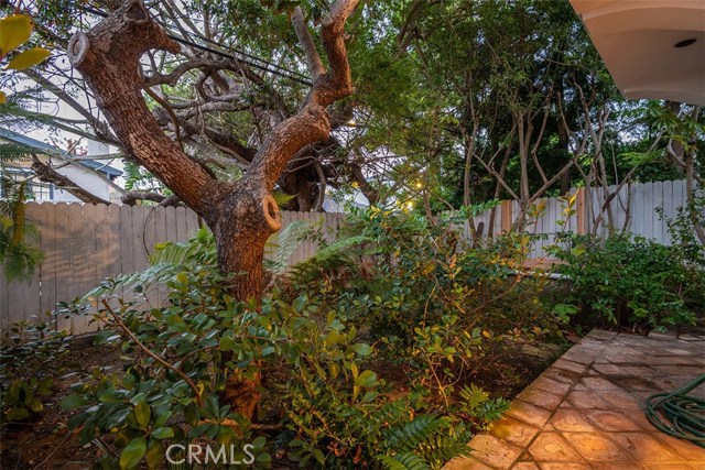 2708 Laurel Avenue, Manhattan Beach, California 90266, 3 Bedrooms Bedrooms, ,3 BathroomsBathrooms,Residential,Sold,Laurel,SB19150797