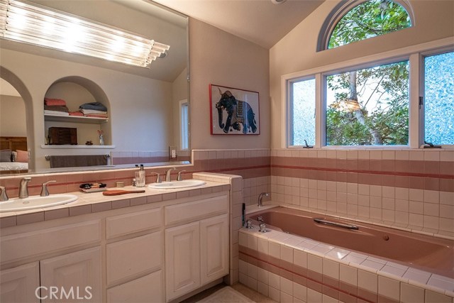 2708 Laurel Avenue, Manhattan Beach, California 90266, 3 Bedrooms Bedrooms, ,3 BathroomsBathrooms,Residential,Sold,Laurel,SB19150797