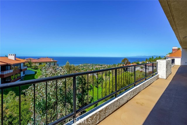 Spectacular ocean view from both decks