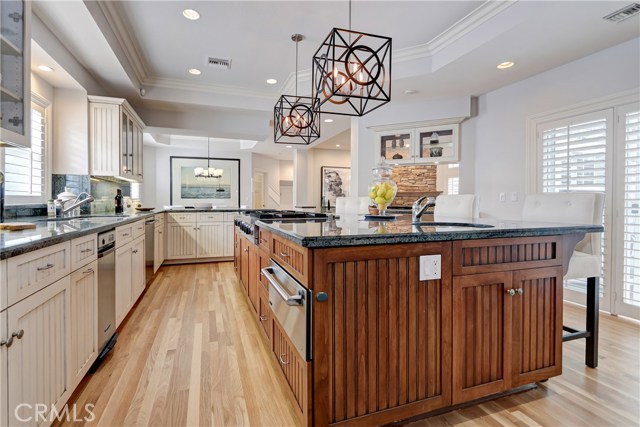 400 3rd Street, Manhattan Beach, California 90266, 4 Bedrooms Bedrooms, ,3 BathroomsBathrooms,Residential,Sold,3rd,SB19135797