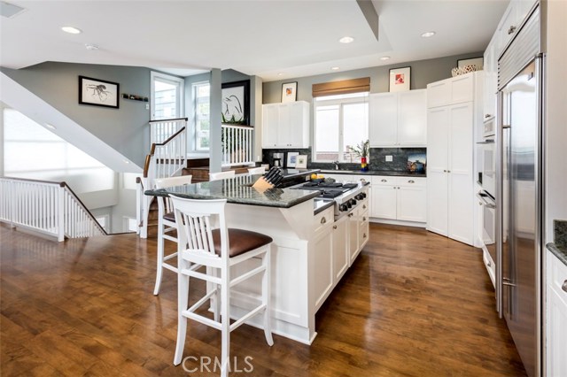 125 4th Street, Hermosa Beach, California 90254, 4 Bedrooms Bedrooms, ,3 BathroomsBathrooms,Residential,Sold,4th,SB18054270