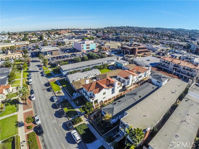 214 Avenue H, Redondo Beach, California 90277, 3 Bedrooms Bedrooms, ,2 BathroomsBathrooms,Residential,Sold,Avenue H,SB17200992
