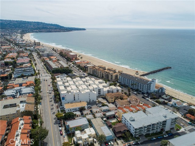 606 Esplanade, Redondo Beach, California 90277, 2 Bedrooms Bedrooms, ,2 BathroomsBathrooms,Residential,Sold,Esplanade,SB18068650