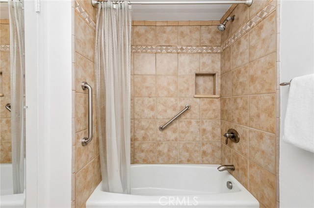 Full bath on the second floor.