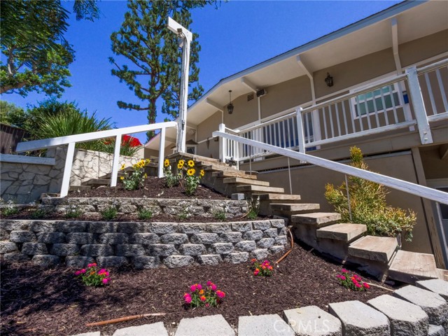 18 Ranchview Road, Rolling Hills Estates, California 90274, 3 Bedrooms Bedrooms, ,2 BathroomsBathrooms,Residential,Sold,Ranchview,PV21166357