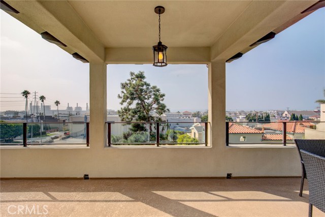 931 1st Street, Hermosa Beach, California 90254, 3 Bedrooms Bedrooms, ,2 BathroomsBathrooms,Residential,Sold,1st,SB19229555