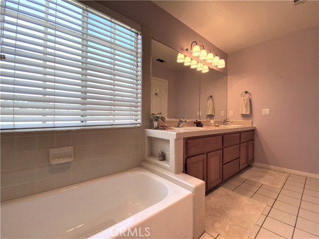 1802 Mackay Lane, Redondo Beach, California 90278, 3 Bedrooms Bedrooms, ,2 BathroomsBathrooms,Residential,Sold,Mackay,SB20257314