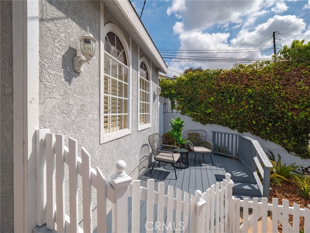 South facing front deck...