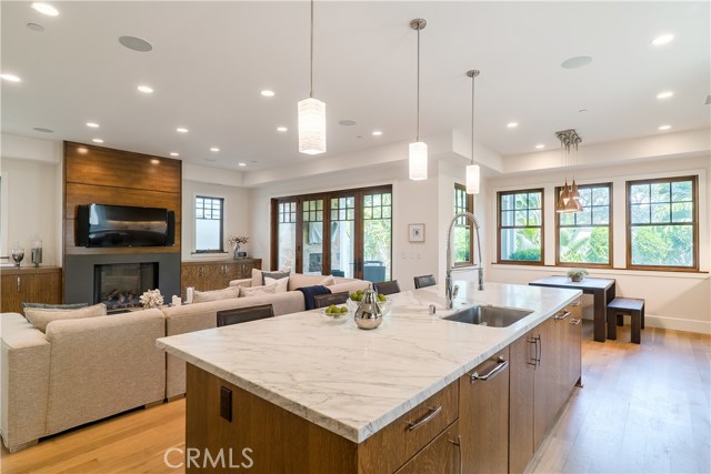 709 26th Street, Manhattan Beach, California 90266, 5 Bedrooms Bedrooms, ,4 BathroomsBathrooms,Residential,Sold,26th,SB19065804