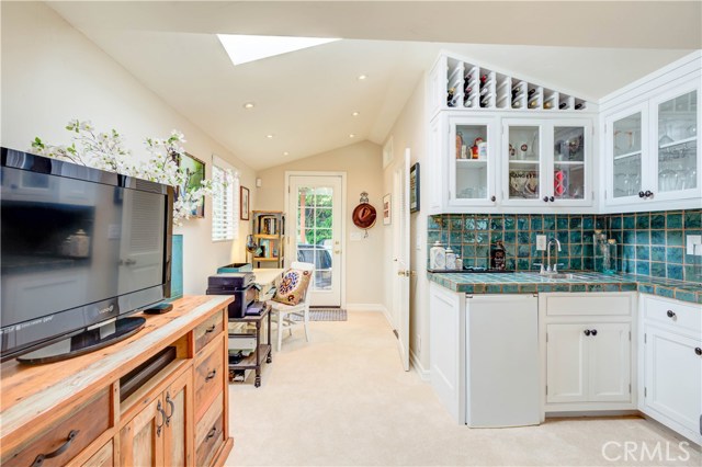 1236 3rd Street, Hermosa Beach, California 90254, 2 Bedrooms Bedrooms, ,Residential,Sold,3rd,SB19113677