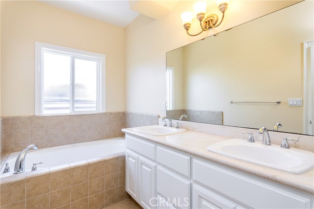 1905 Rockefeller Lane, Redondo Beach, California 90278, 4 Bedrooms Bedrooms, ,2 BathroomsBathrooms,Residential,Sold,Rockefeller,SB18115635