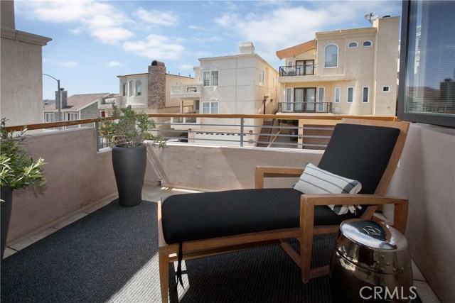 204 21st Street, Manhattan Beach, California 90266, 3 Bedrooms Bedrooms, ,3 BathroomsBathrooms,Residential,Sold,21st,SB17096541