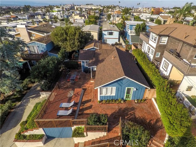 909 17th Street, Hermosa Beach, California 90254, ,Residential Income,Sold,17th,SB18014958