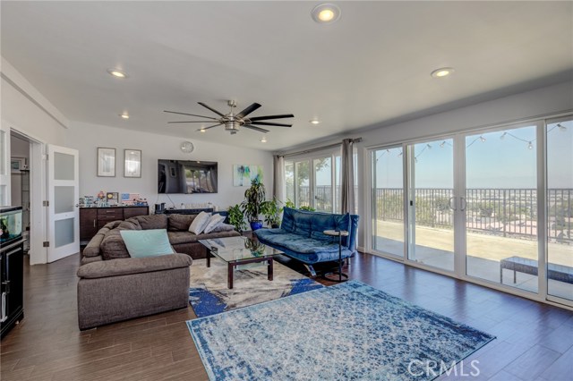 3207 Carolwood Lane, Torrance, California 90505, 3 Bedrooms Bedrooms, ,3 BathroomsBathrooms,Residential,Sold,Carolwood,PV20151195