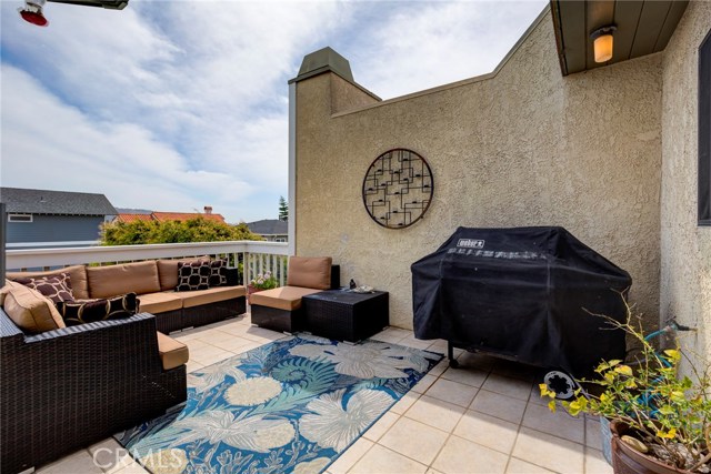 217 Helberta Avenue, Redondo Beach, California 90277, 3 Bedrooms Bedrooms, ,2 BathroomsBathrooms,Residential,Sold,Helberta,SB19082570