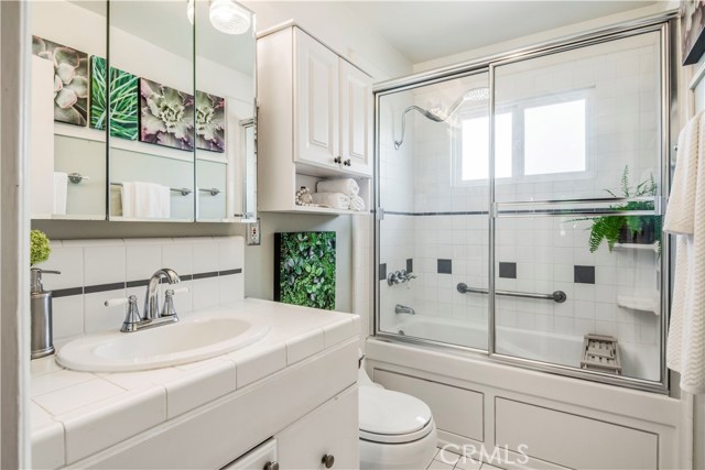2205 Graham Avenue, Redondo Beach, California 90278, 3 Bedrooms Bedrooms, ,2 BathroomsBathrooms,Residential,Sold,Graham,SB20201906