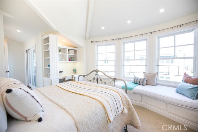 400 1st Street, Manhattan Beach, California 90266, 5 Bedrooms Bedrooms, ,5 BathroomsBathrooms,Residential,Sold,1st,SB21021125