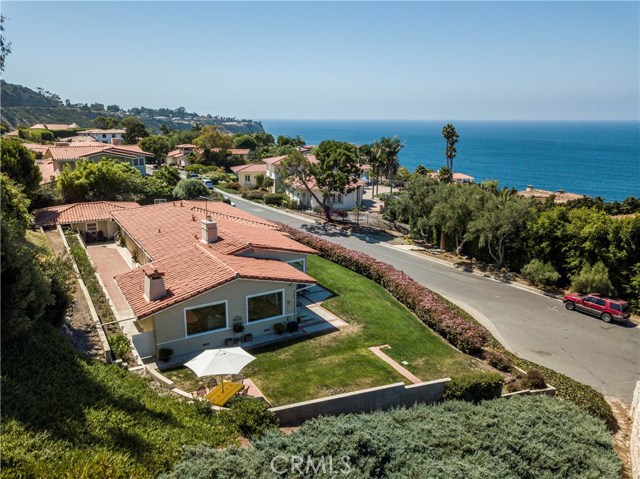 704 Via Horcada, Palos Verdes Estates, California 90274, 3 Bedrooms Bedrooms, ,1 BathroomBathrooms,Residential,Sold,Via Horcada,PV19038129