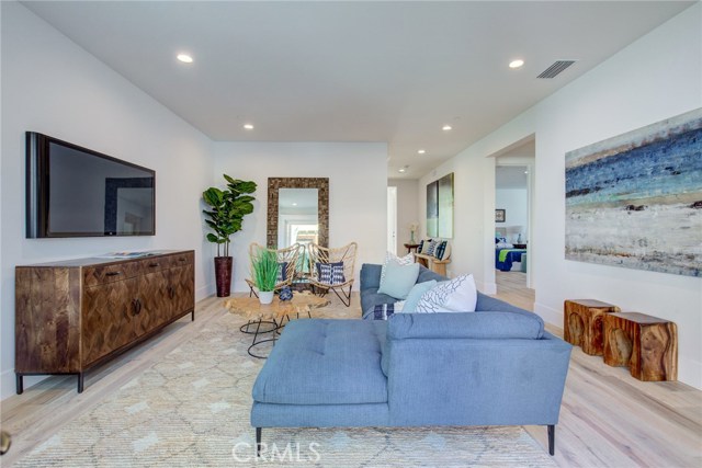 1037 2nd Street, Hermosa Beach, California 90254, 4 Bedrooms Bedrooms, ,3 BathroomsBathrooms,Residential,Sold,2nd,SB19264836