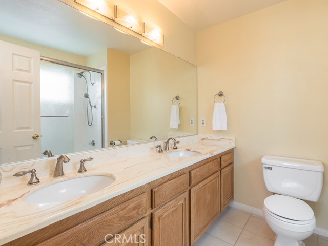 Large master bath with dual sinks.
