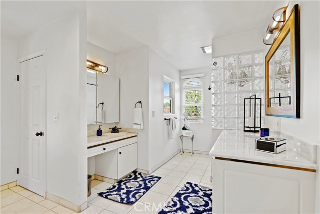 940 Rosecrans Avenue, Manhattan Beach, California 90266, 5 Bedrooms Bedrooms, ,2 BathroomsBathrooms,Residential,Sold,Rosecrans,SB21035135