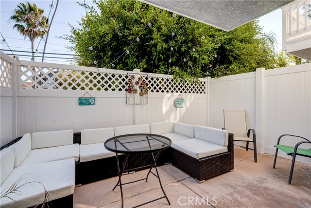 317 Emerald Street, Redondo Beach, California 90277, 2 Bedrooms Bedrooms, ,2 BathroomsBathrooms,Residential,Sold,Emerald,SB20221825