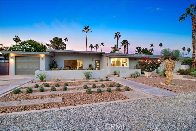 870 E San Lorenzo Rd, Palm Springs, CA 92264-8112