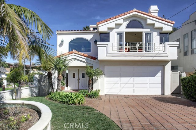 939 1st Street, Manhattan Beach, California 90266, 4 Bedrooms Bedrooms, ,4 BathroomsBathrooms,Residential,Sold,1st,SB17057614