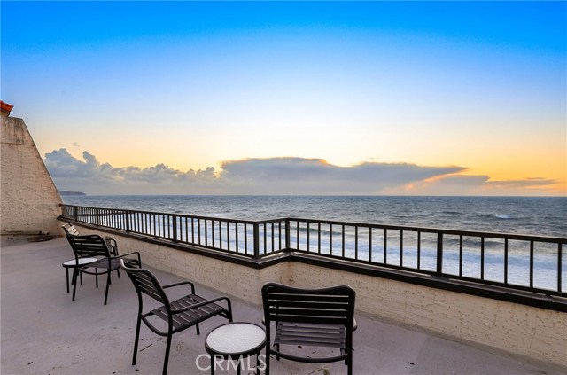 555 Esplanade, Redondo Beach, California 90277, 2 Bedrooms Bedrooms, ,2 BathroomsBathrooms,Residential,Sold,Esplanade,SB21016933