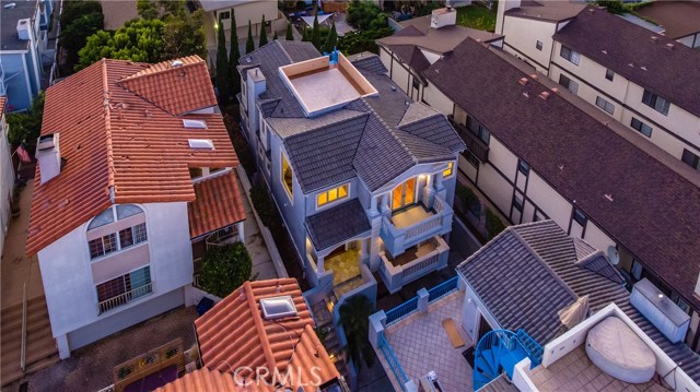 607 Guadalupe Avenue, Redondo Beach, California 90277, 4 Bedrooms Bedrooms, ,4 BathroomsBathrooms,Residential,Sold,Guadalupe,PV18043170