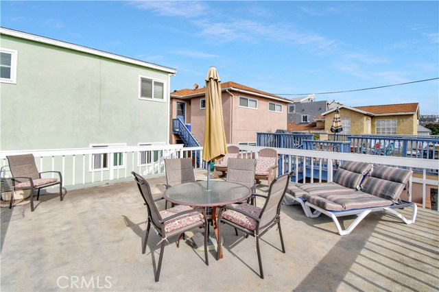 320 27th Street, Hermosa Beach, California 90254, ,Residential Income,Sold,27th,SB20240088