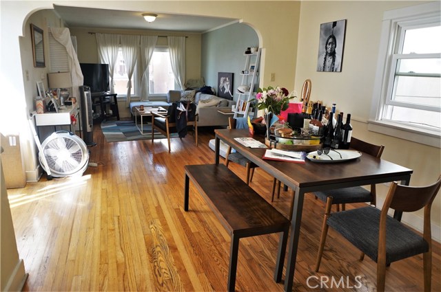 1-bed/1-bath dining room