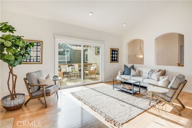 2225 Mathews Avenue, Redondo Beach, California 90278, 3 Bedrooms Bedrooms, ,2 BathroomsBathrooms,Residential,Sold,Mathews,PV21085023