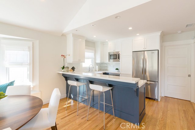 304 Gertruda Avenue, Redondo Beach, California 90277, 3 Bedrooms Bedrooms, ,2 BathroomsBathrooms,Residential,Sold,Gertruda,PV17065927