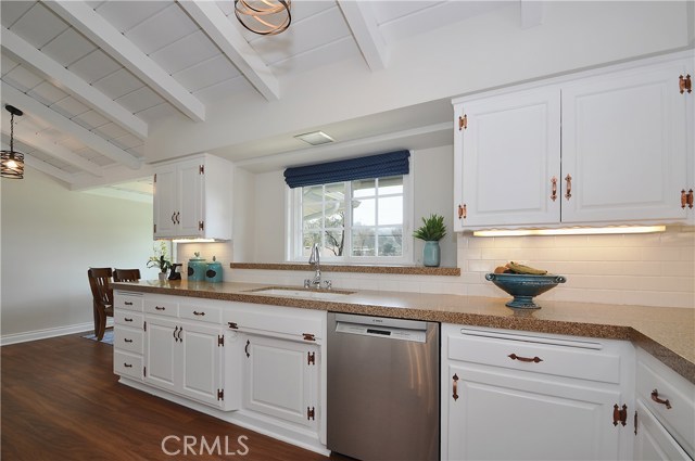 Kitchen with lots of counter space