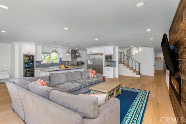 1325 Gertruda Avenue, Redondo Beach, California 90277, 5 Bedrooms Bedrooms, ,4 BathroomsBathrooms,Residential,Sold,Gertruda,SB20095721