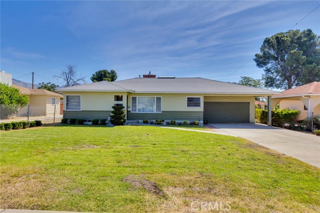 Family Home with 2-car Garage