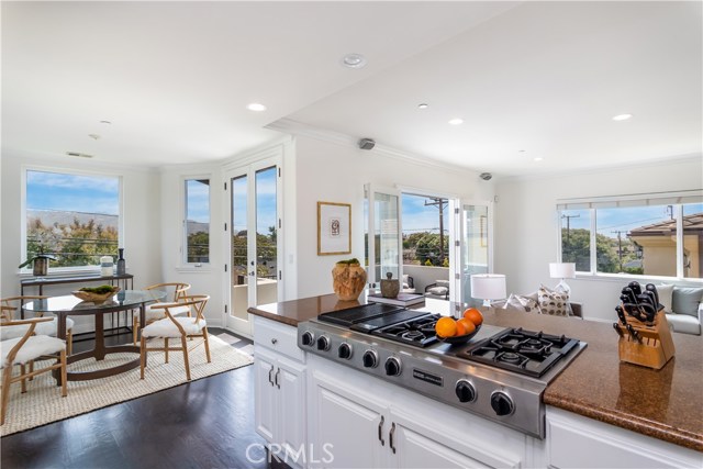 700 Avenue C, Redondo Beach, California 90277, 5 Bedrooms Bedrooms, ,5 BathroomsBathrooms,Residential,Sold,Avenue C,SB19123719